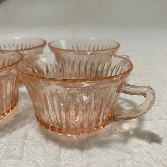 Elegant Pink Depression Glass Teacup Set of 4.
Manufactured by Anchor Hocking. - Picture 5 of 8
